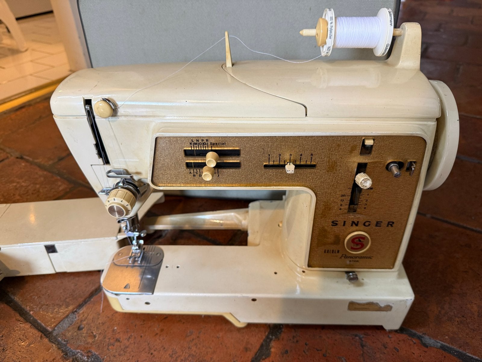 Vintage Singer Golden Panoramic 670G Naaimachine, Hobby en Vrije tijd, Naaimachines en Toebehoren, Ophalen, Gebruikt, Naaimachine