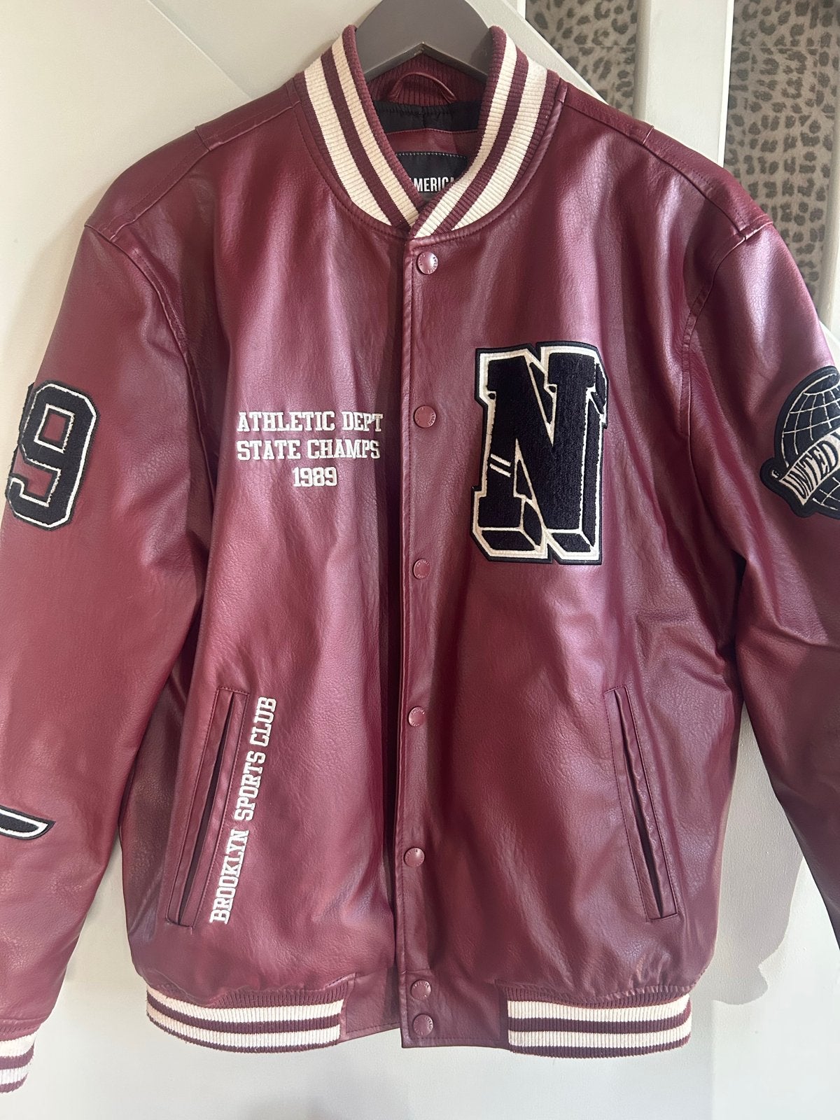 America Today Varsity Jacket Maat S, Ophalen of Verzenden, Zo goed als nieuw, Maat 36 (S), Rood