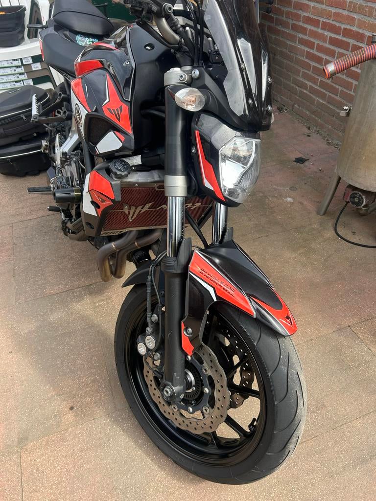Yamaha MT-07 uit 2016 op A2 kenteken maar vol vermogen, 2 cilinders, Gebruikt, Particulier, Minimaal motorrijbewijs A2