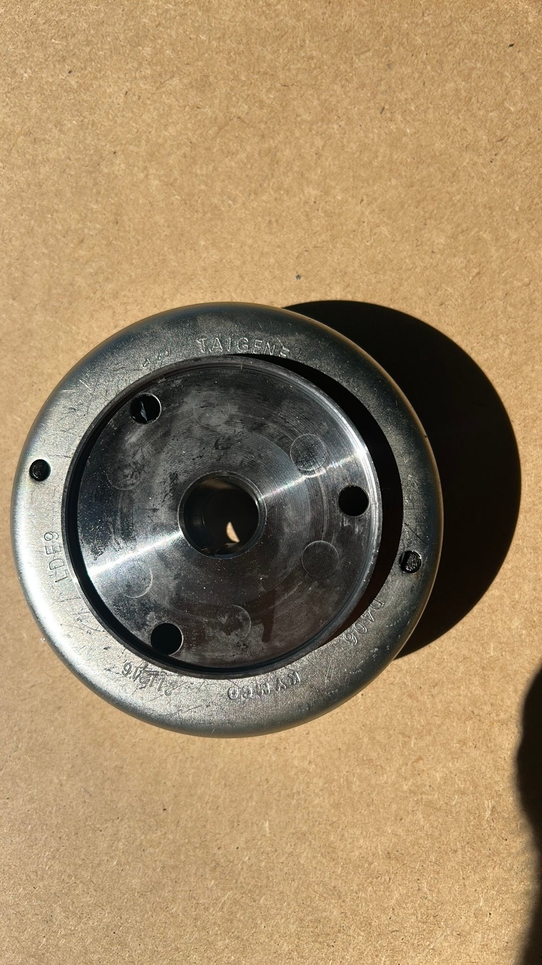 Kymco vliegwiel (magneetrotor) D406 – MXU 300 / Maxxer 300, Ophalen