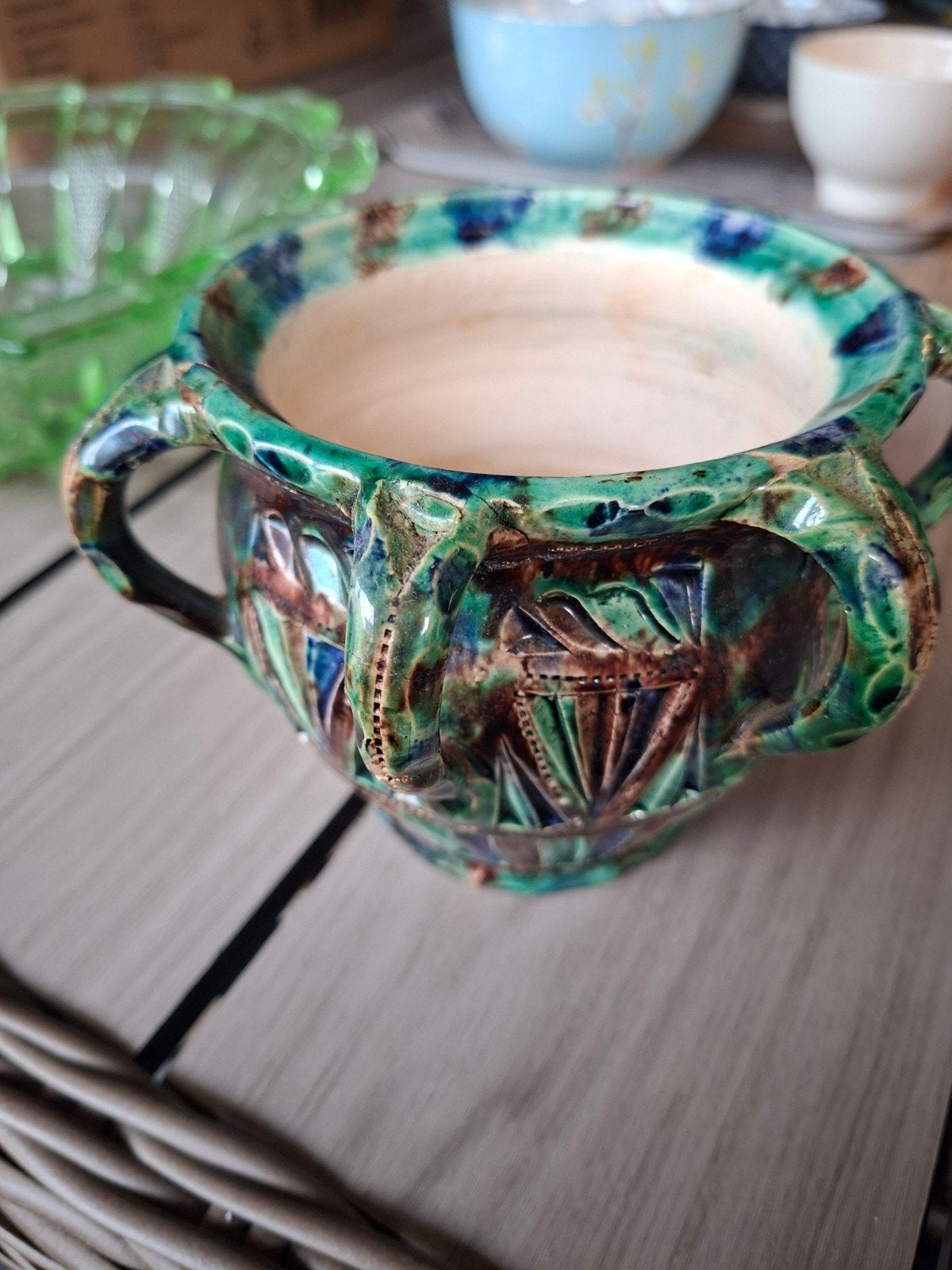 cachepot met handgesneden kerfsnede decoratie, Ophalen