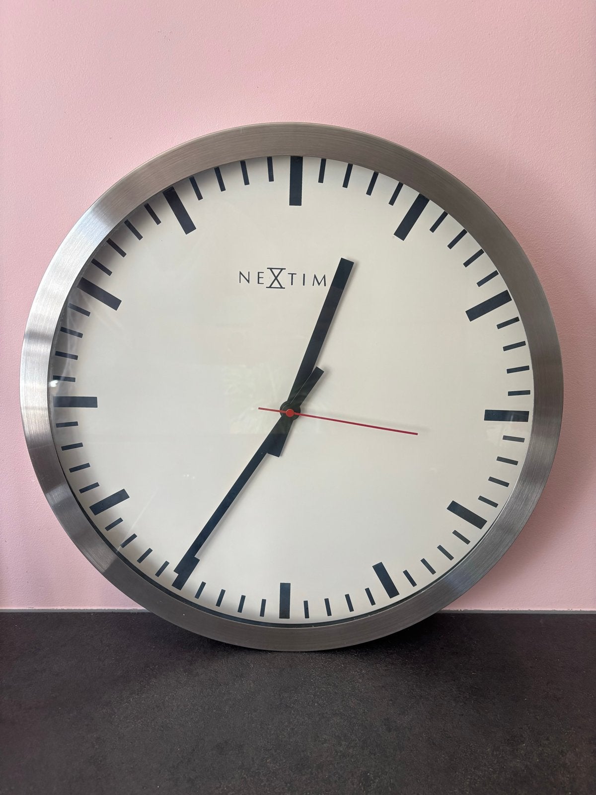 Nextime Wandklok - Modern en Stijlvol Design, Ophalen, Wandklok, Analoog, Zo goed als nieuw
