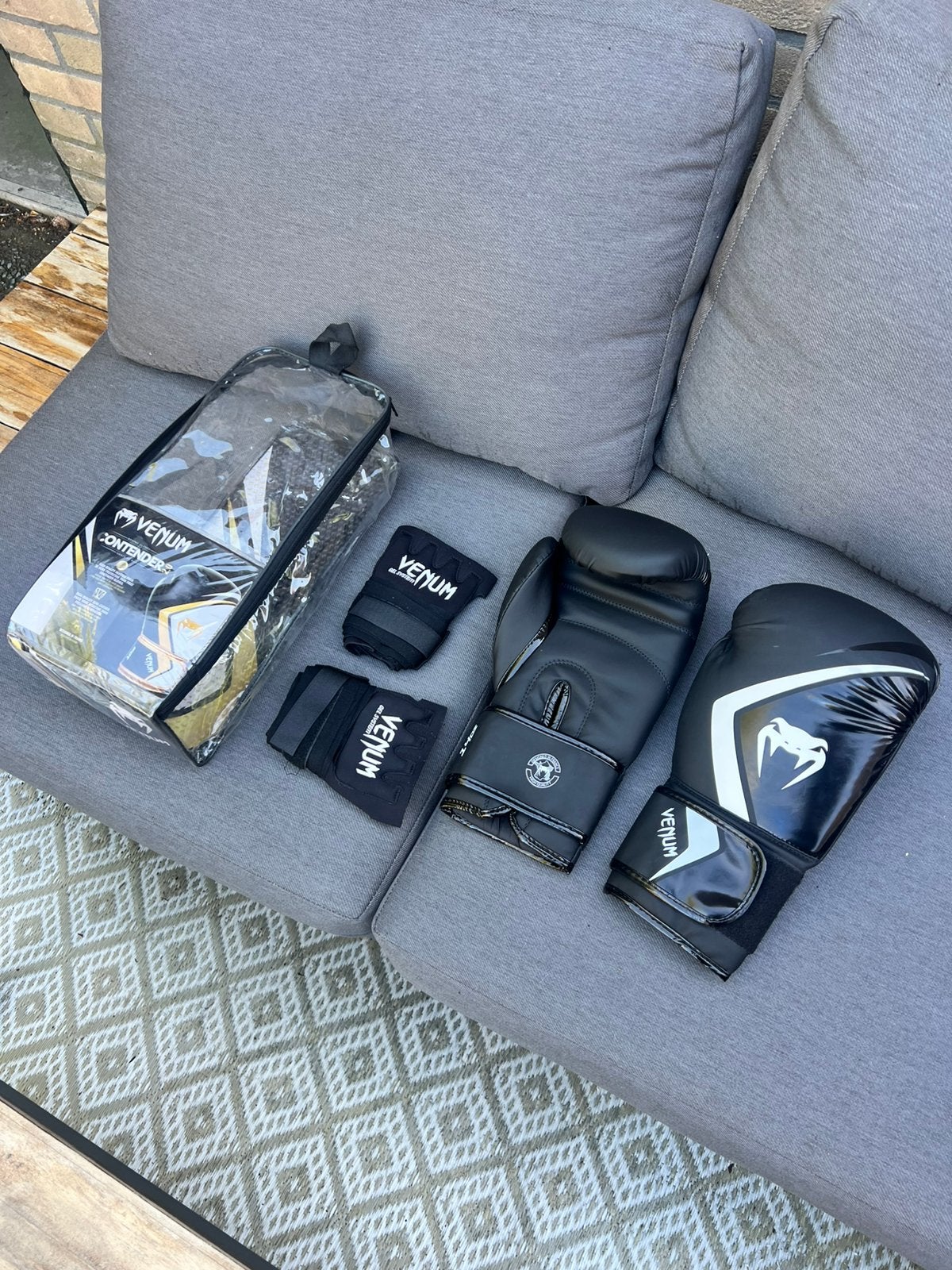 Venum Contender 2.0 bokshandschoenen + binnenhandschoenen, Ophalen of Verzenden, Zo goed als nieuw, Bokshandschoenen
