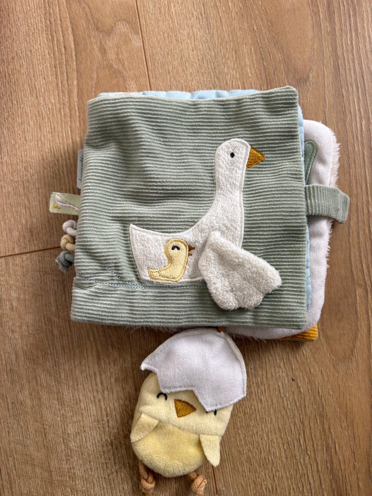 Little dutch knisperboekje babyboekje, Ophalen of Verzenden, Zo goed als nieuw, Overige typen