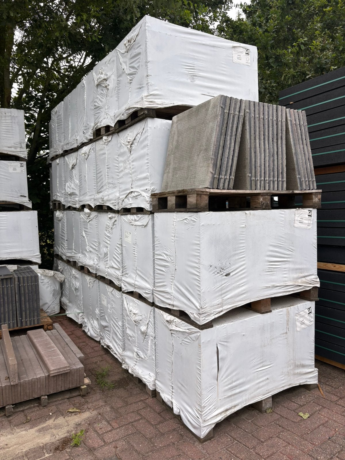 Gecoate Betontegel 60x60x4cm zwart/bruin, Ophalen, Nieuw, Beton, Terrastegels