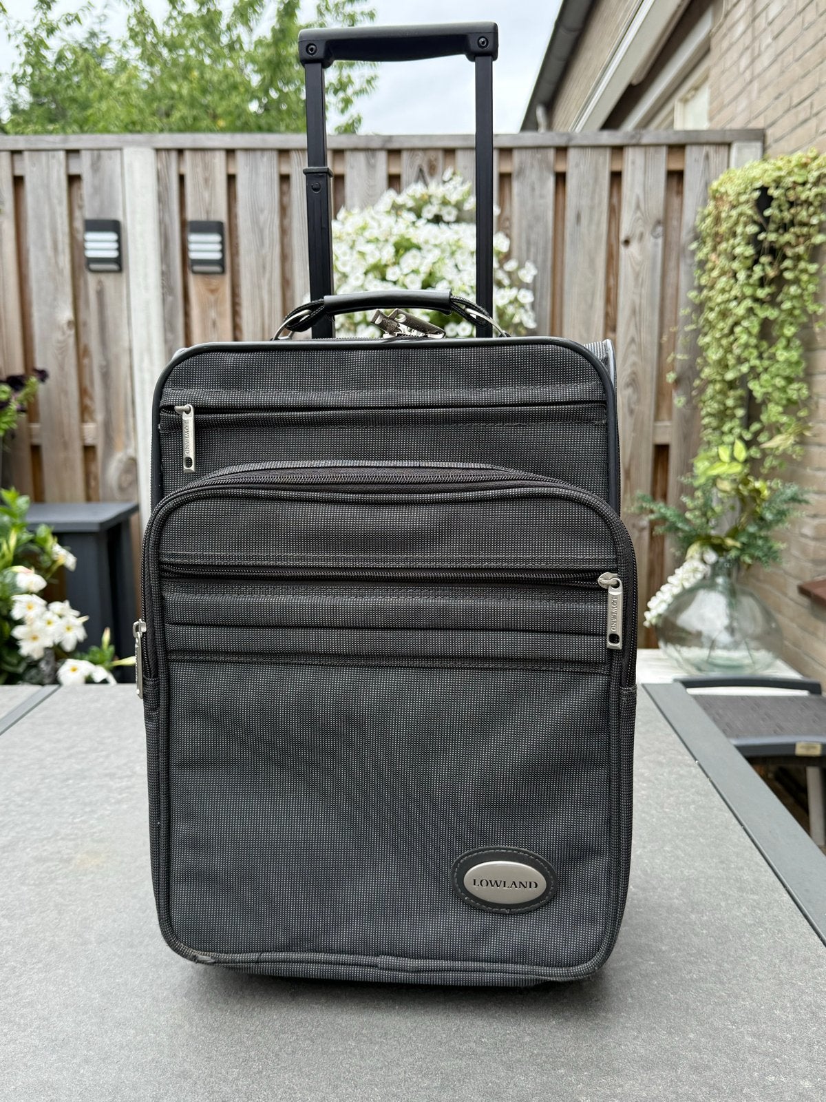 Zwarte Trolley van Lowland - Handige Reiskoffer met Wieltjes, Gebruikt, 20 tot 30 cm, Zwart, Minder dan 40 cm