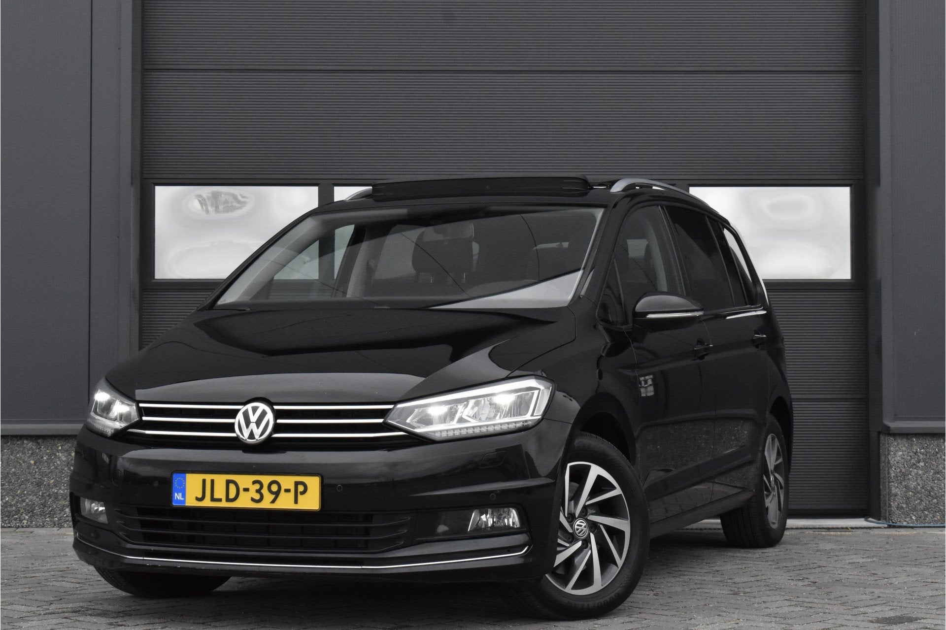 Volkswagen Touran 1.4 TSI Highline Sound 7p Pano - Trekhaak, Auto's, Volkswagen, Stof, Gebruikt, 4 cilinders, 150 pk