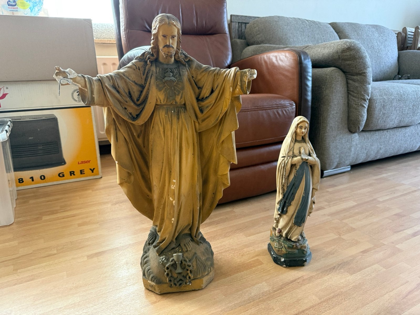 Onze lieve vrouw Lourdesbeeld en Heilig hart Jezusbeeld, Ophalen