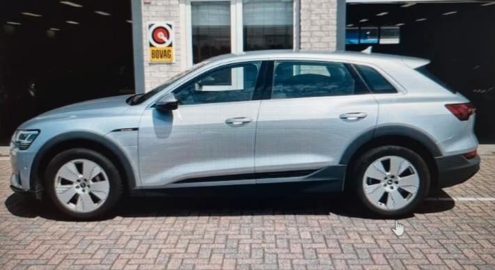 Dakdragers Audi e-tron of q8 e-tron te huur, Ophalen, Gebruikt