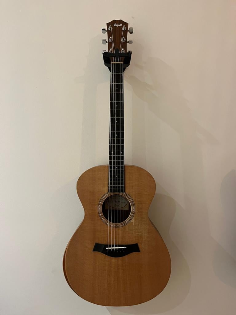 Taylor 12e Academy semi akoestische gitaar, Muziek en Instrumenten, Snaarinstrumenten | Gitaren | Akoestisch, Ophalen, Zo goed als nieuw