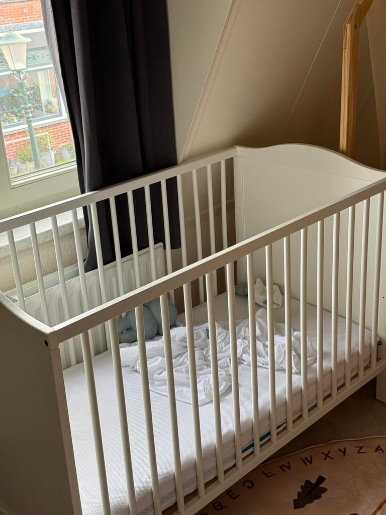 Ledikant en Aerosleep matras, Ophalen, Zo goed als nieuw, Ledikant