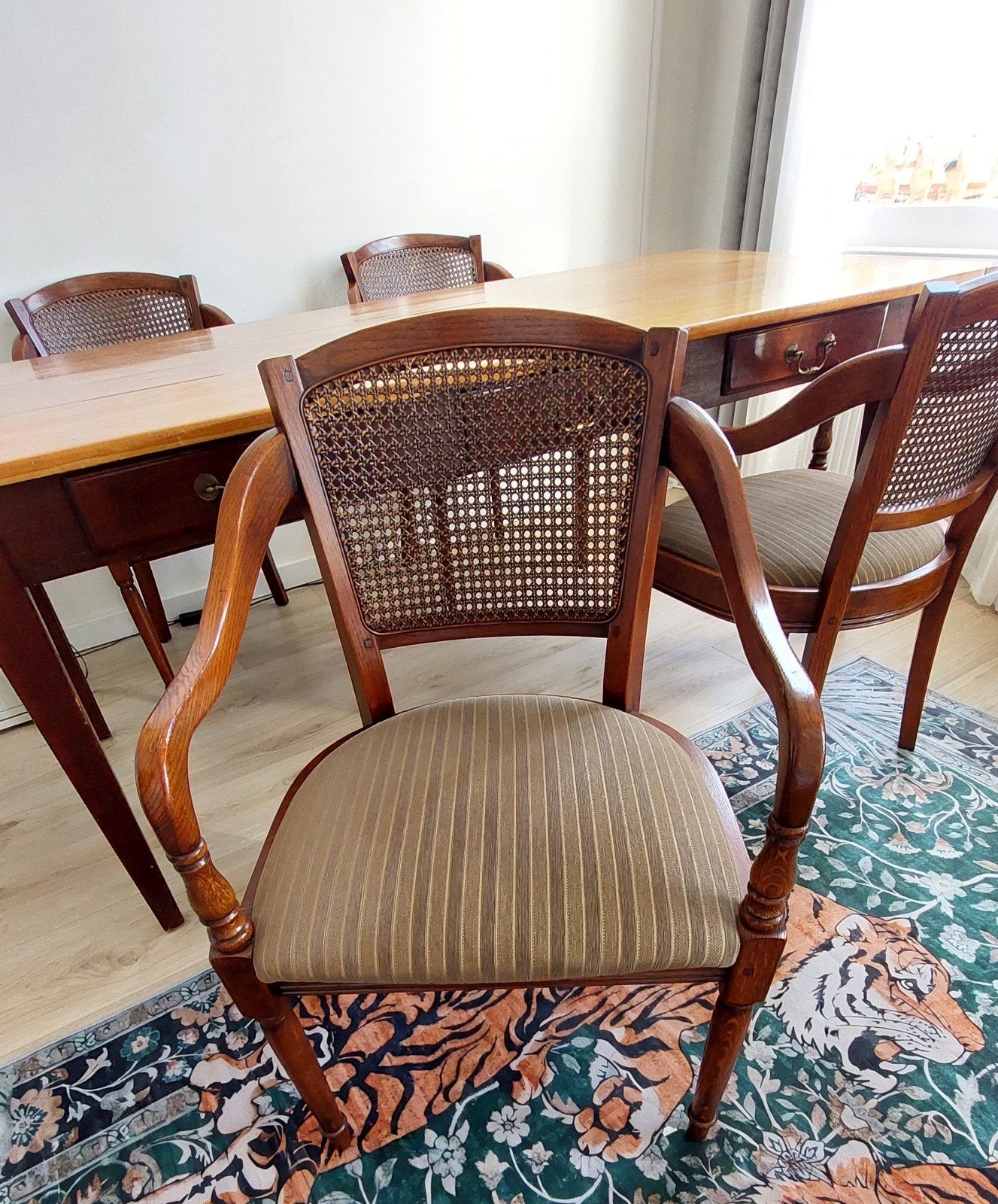 Antieke Kloostertafel met 4 Franse Armstoelen - Eikenhout, Ophalen