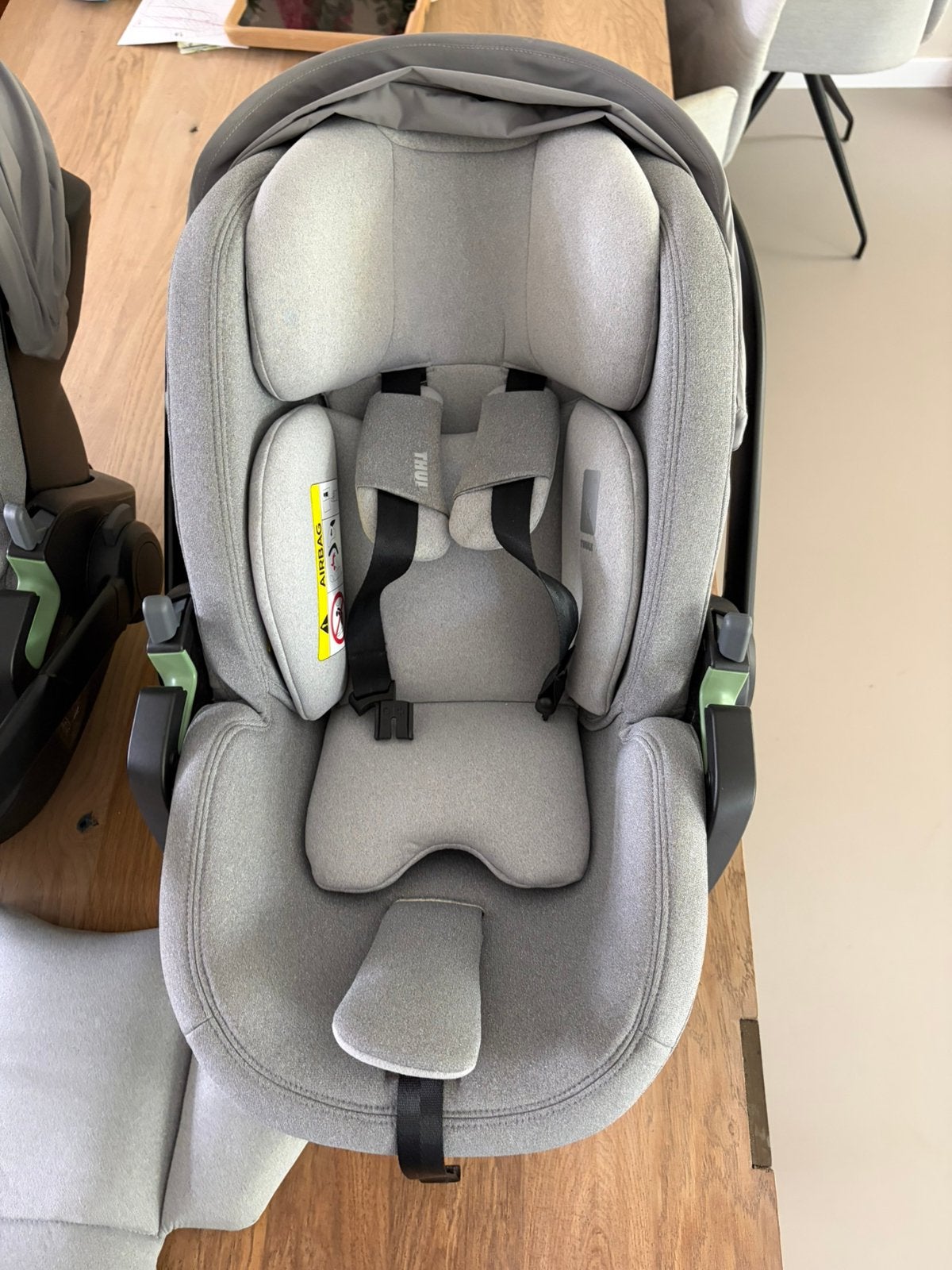 Thule Maple i-Size stoeltje Light Grey | €110 p/st | 2 stuks, Zo goed als nieuw, 0 t/m 13 kg, Ophalen, Overige merken