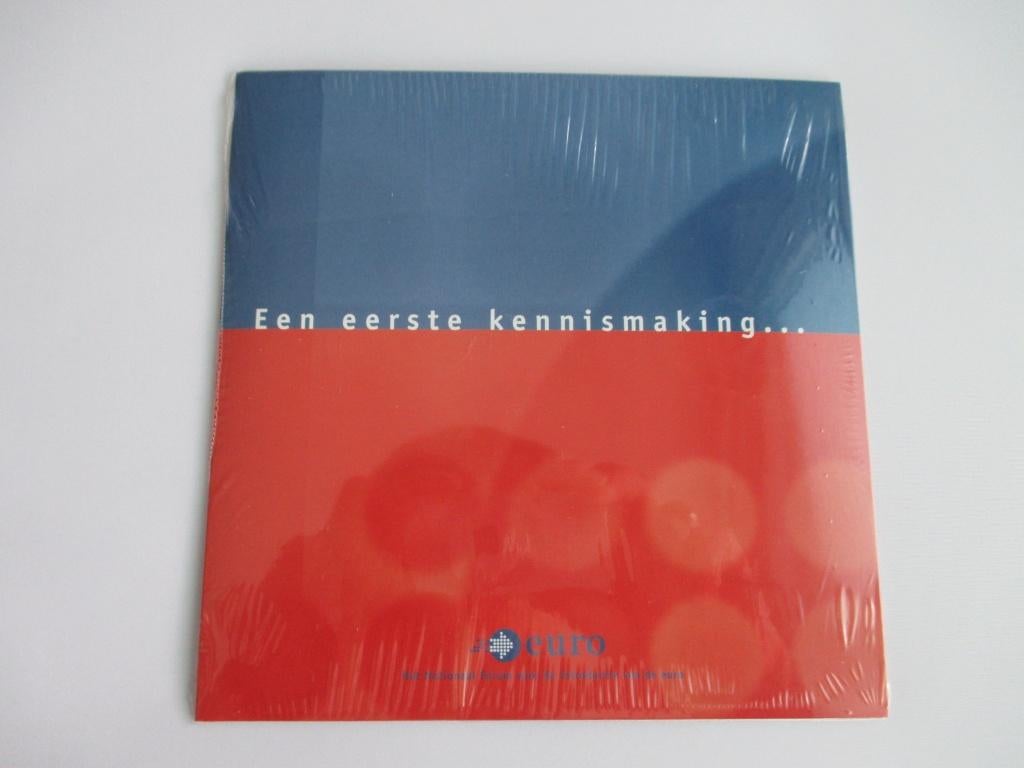 Een eerste kennismaking set 2001 geseald, Postzegels en Munten, Munten | Nederland, Ophalen of Verzenden, Koningin Beatrix, Euro's