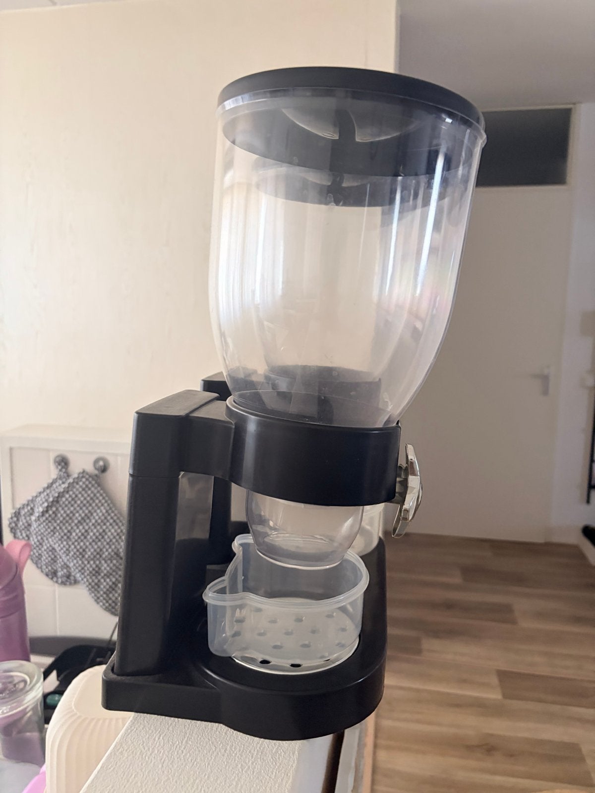 Dubbele graandispenser / cornflakes dispenser, Ophalen, Kunststof, Zwart, Overige typen
