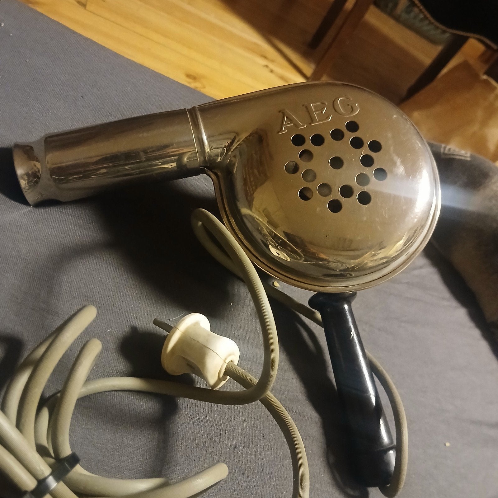 Aeg bakelite chrome haar fohn 1920 antiek werkt nog goed!, Ophalen of Verzenden, Haarverzorging