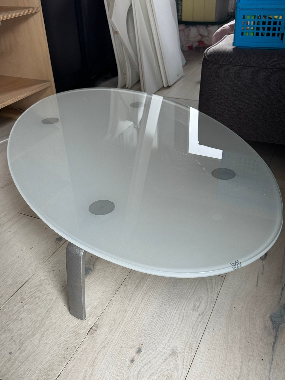 Rolf Benz salontafel - ovaal glas met metalen onderstel, Ophalen, 50 – 75, Gebruikt, 100 tot 150 cm