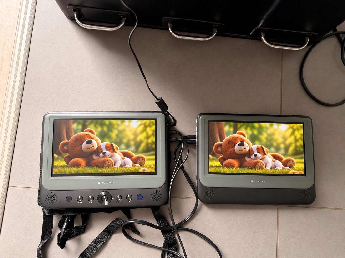 Salora draagbare dvd-spelerset voor in de auto, Gebruikt, Draagbaar, Ophalen of Verzenden, Overige merken