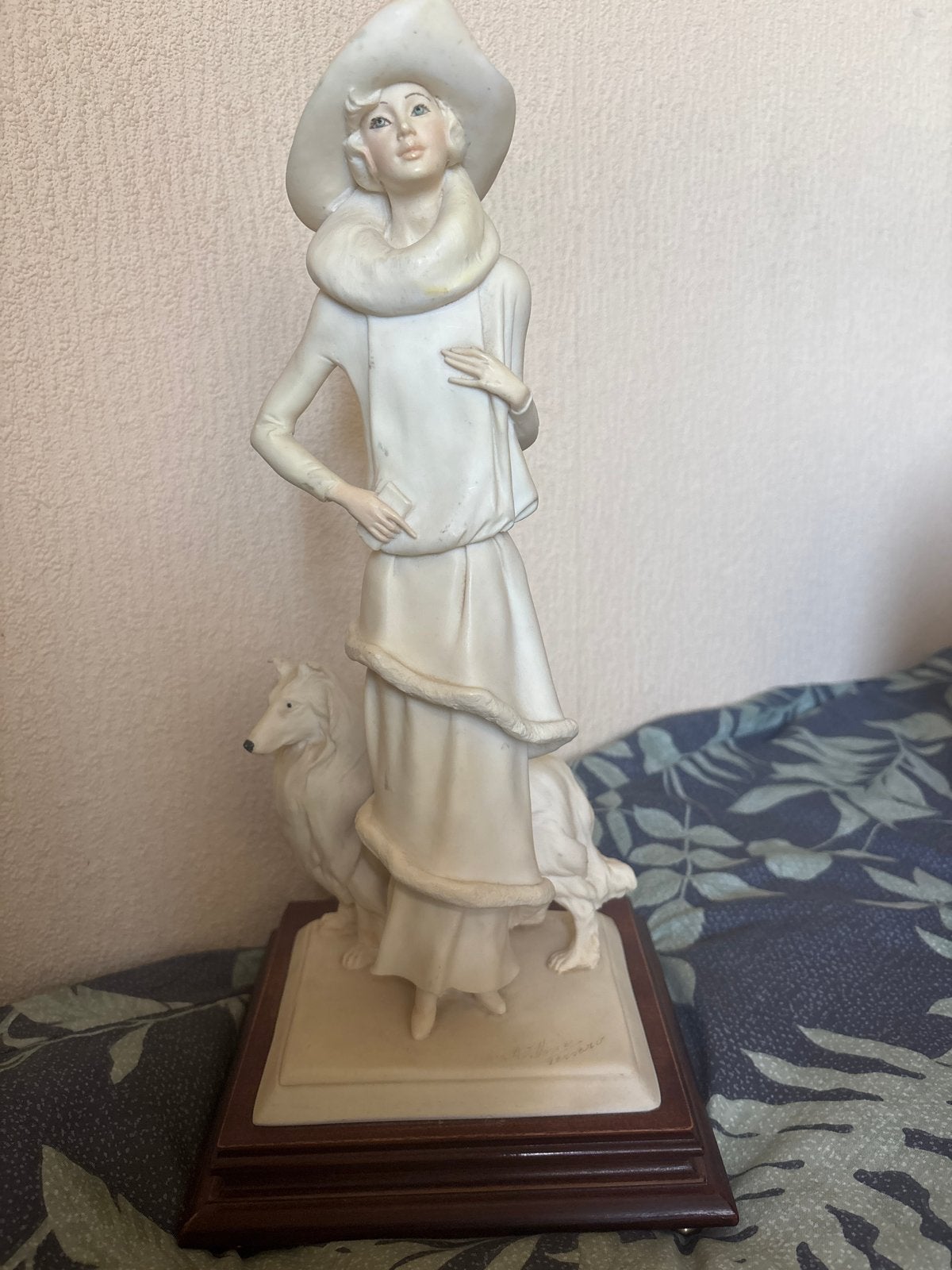 Vittorio Tessaro Italiaans beeldje dame met collie, Ophalen, Zoogdier, Beeld, 20 - 50 cm