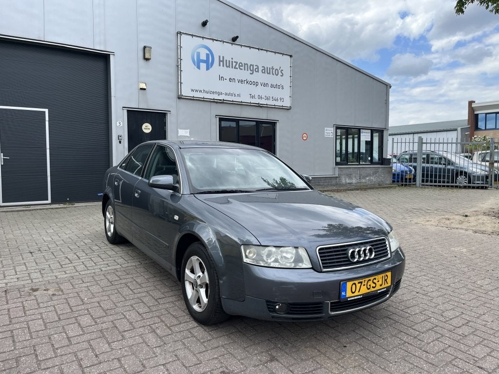Audi A4 Limousine 2.0L | CLIMA| SEDAN!| EXPORT!| Koopje!, Auto's, Oldtimers, 13 km/l, Stof, Zwart, 1984 cc