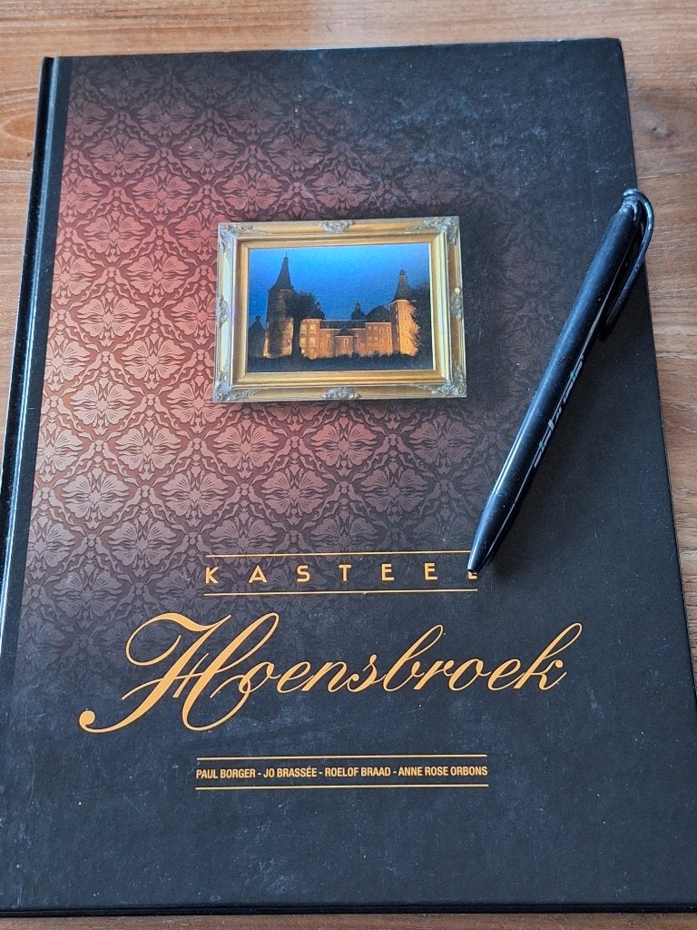 Kasteel Hoensbroek Paul Borger, Boeken, Ophalen of Verzenden, Tweede Wereldoorlog, Zo goed als nieuw, Overige onderwerpen