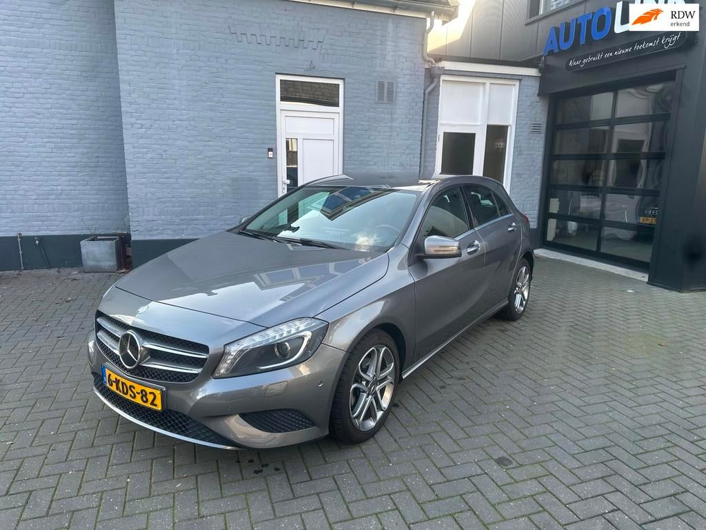 Mercedes-Benz A-klasse 180 | CAMERA | AUTOMAAT | ORIGINEEL N, Stof, Gebruikt, 4 cilinders, Navigatiesysteem