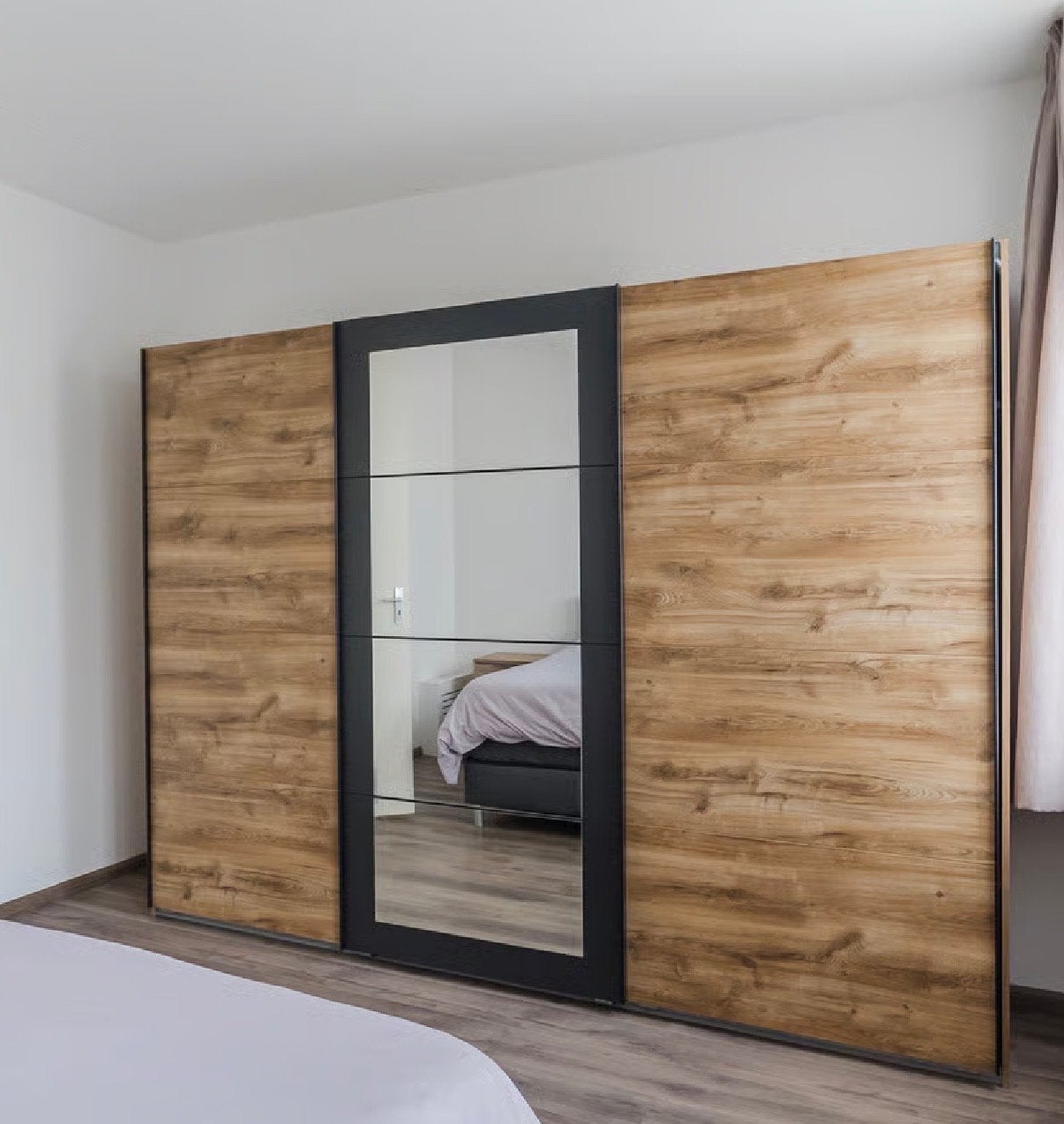 Luxe Kledingkast met Zweefdeuren en Spiegel, Huis en Inrichting, Kasten | Kledingkasten, Ophalen, 200 cm of meer, Zo goed als nieuw