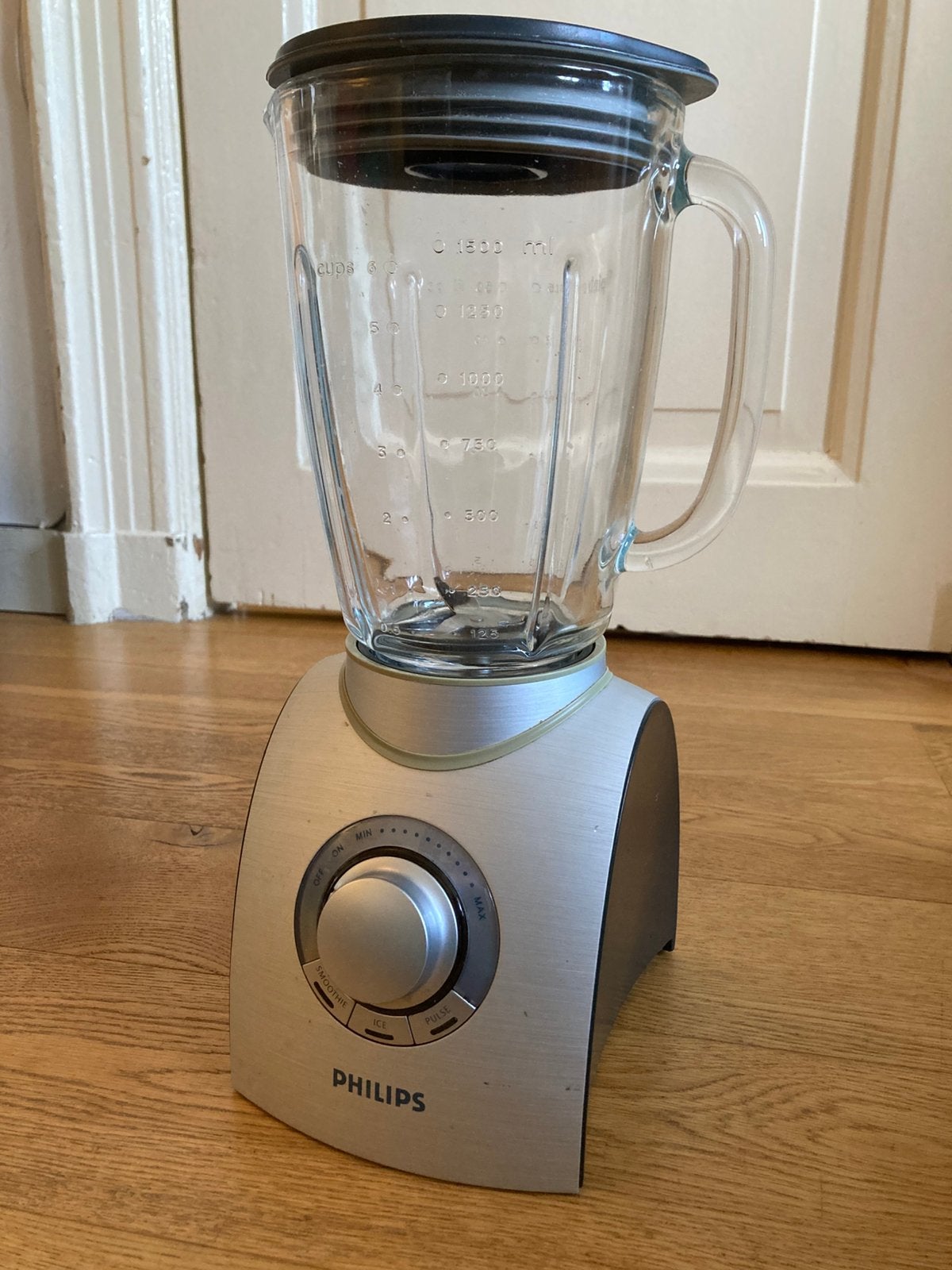 Krachtige Phillips blender 1,5 liter, Ophalen, Zo goed als nieuw, Blender