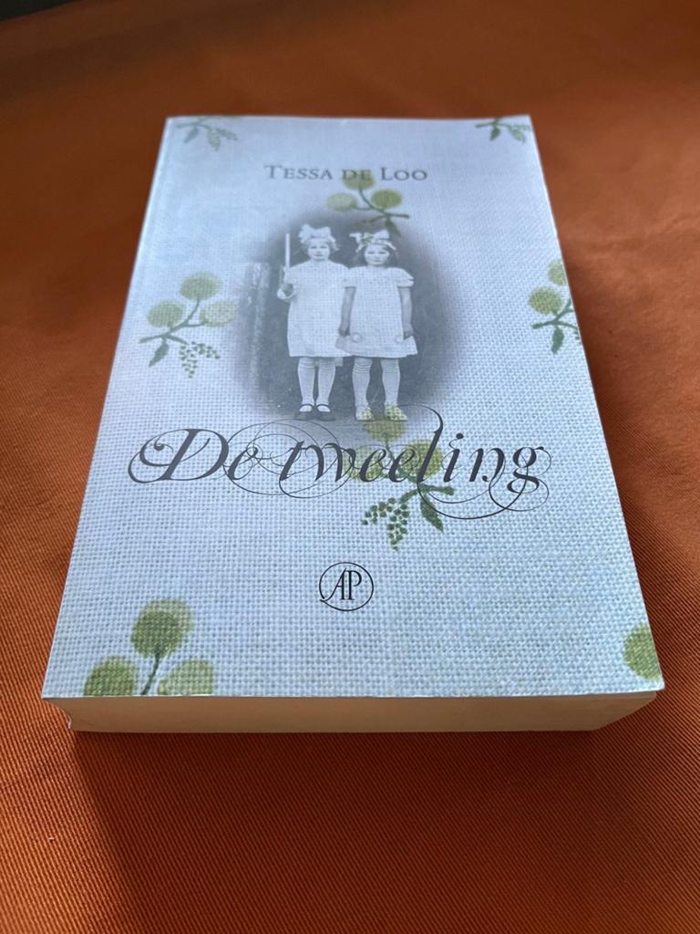 De Tweeling (Tessa de Loo), Boeken, Overige Boeken, Ophalen of Verzenden, Gelezen