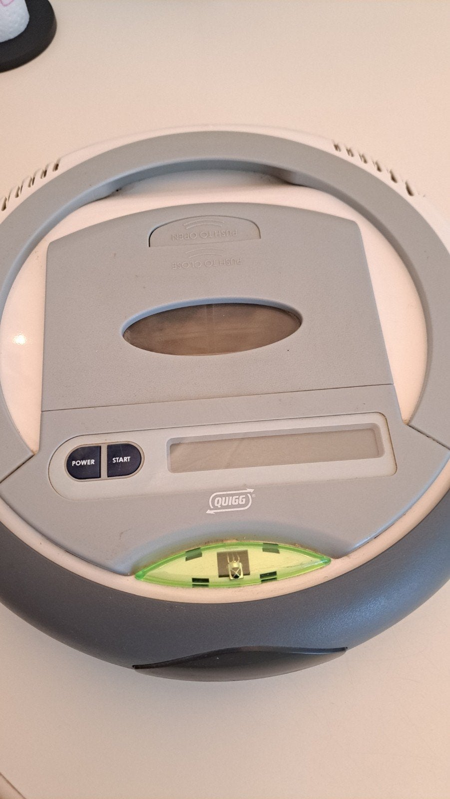 Quigg Robotstofzuiger RVC1N met Oplaadstation en Handleiding, Witgoed en Apparatuur, Stofzuigers, Overige merken, Gebruikt, Robotstofzuiger