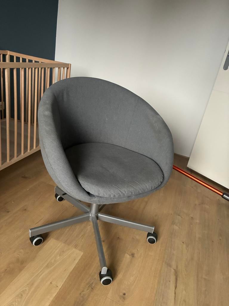 Gratis IKEA Skruvsta bureaustoel, Ophalen, Zo goed als nieuw, Grijs, Bureaustoel