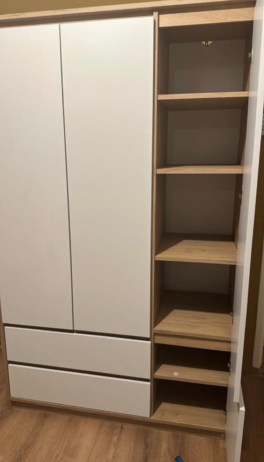 Wardrobe, Ophalen, Zo goed als nieuw, Hout