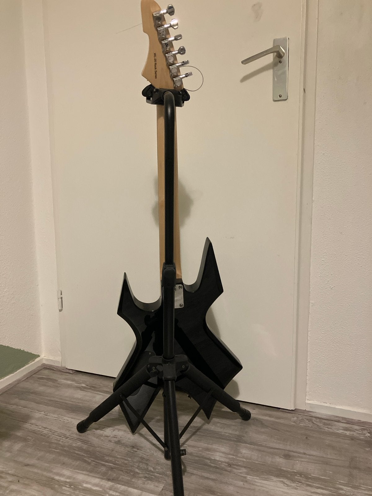 Foto 3 van Elektrische gitaar zwart
