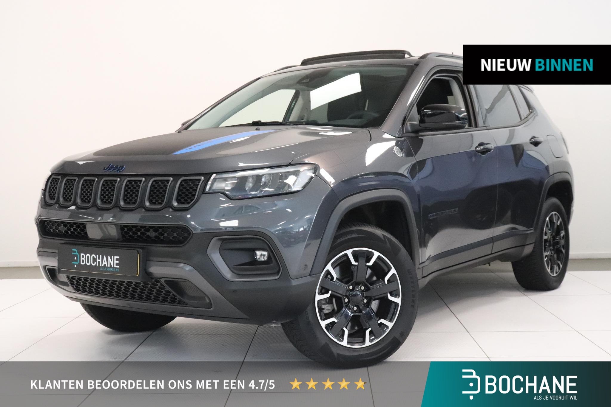 Jeep Compass 4xe 240 Plug-in Hybrid Electric Trailhawk | Pan