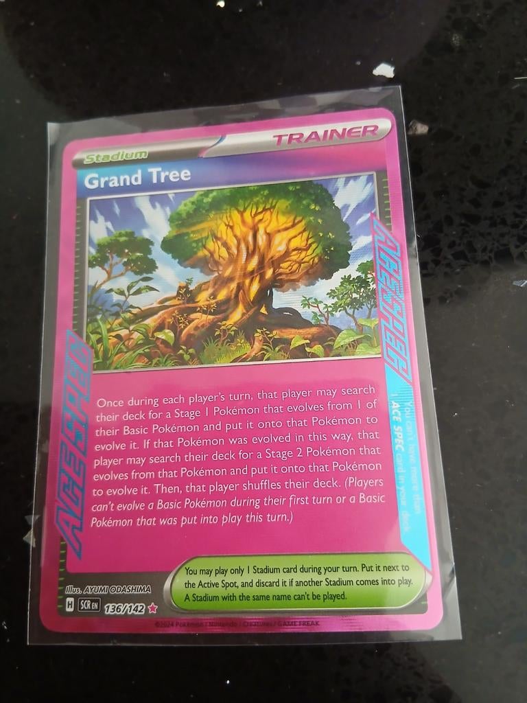 Pokemonkaart grand  tree 136/142, Ophalen, Zo goed als nieuw