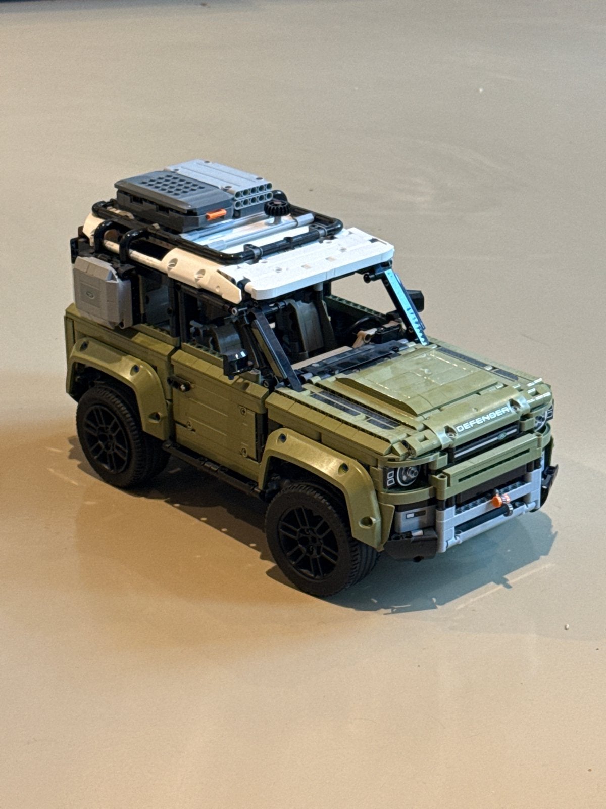 Lego Technic Land Rover Defender, Ophalen, Zo goed als nieuw, Overige merken