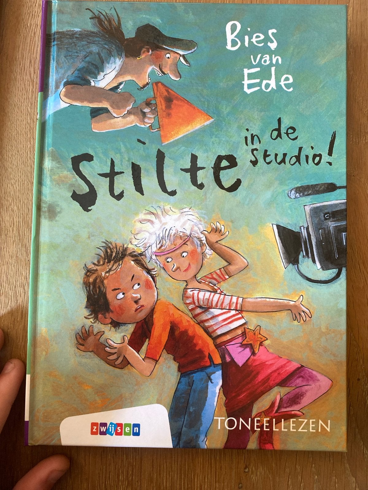 Stilte in de studio! - Bies van Ede (Tussendoortje), Ophalen, Zo goed als nieuw, Fictie algemeen