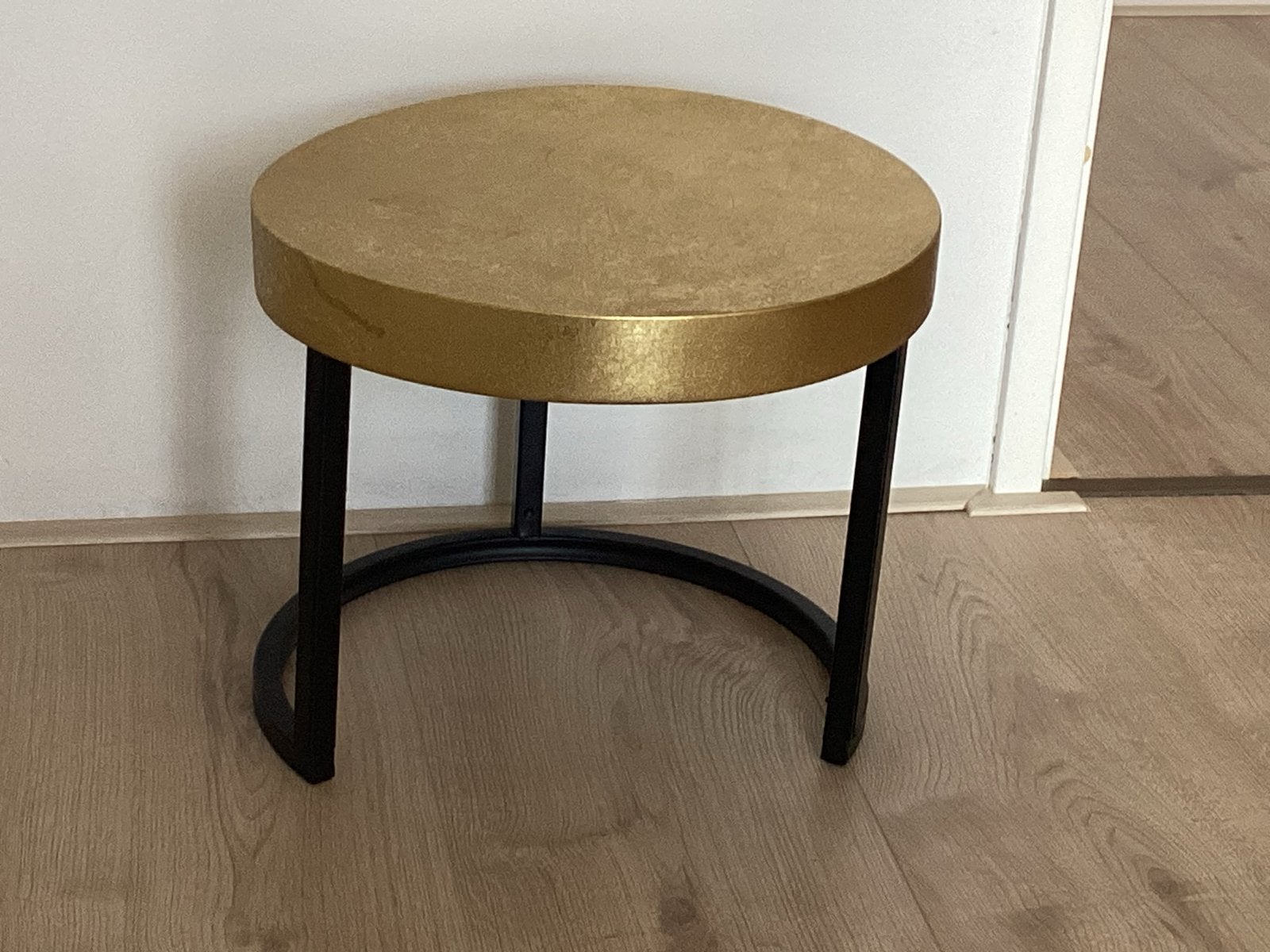 Gouden bijzettafel - Rond - Metaal, Huis en Inrichting, Ophalen, Minder dan 45 cm, Minder dan 55 cm, Gebruikt
