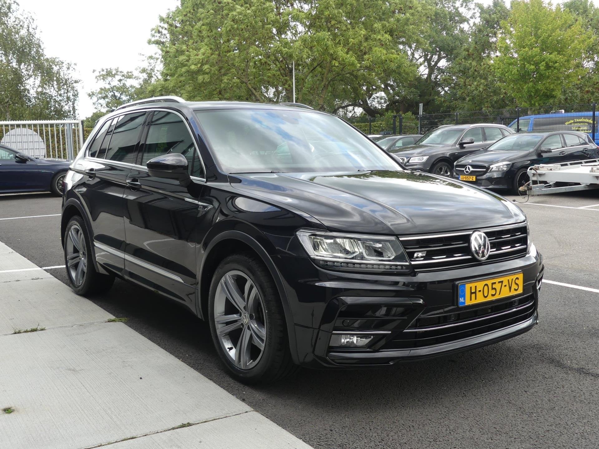 Volkswagen Tiguan 1.5 TSI R-line ACT DSG / Automaat Groot Na, Auto's, Dealer onderhouden, Stof, 4 cilinders, 150 pk