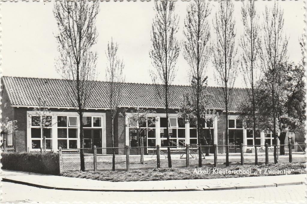 ARKEL Kleuterschool, Verzamelen, Ansichtkaarten | Nederland, Ongelopen, Zuid-Holland, 1960 tot 1980, Verzenden