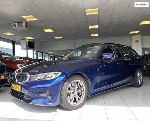 BMW 3-serie Touring 330i xDrive High Executive/Panoramadak/L, Auto's, Automaat, 1998 cc, 4 cilinders, Leder en Stof