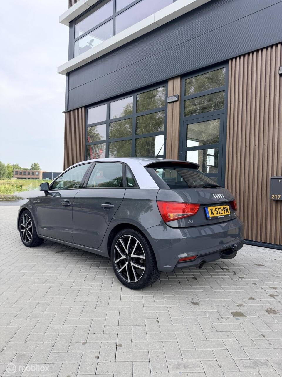 Audi A1 Sportback 1.0 TFSI DEALER/GARANTIE/NAP, Auto's, Voorwielaandrijving, Dealer onderhouden, Stof, Euro 6