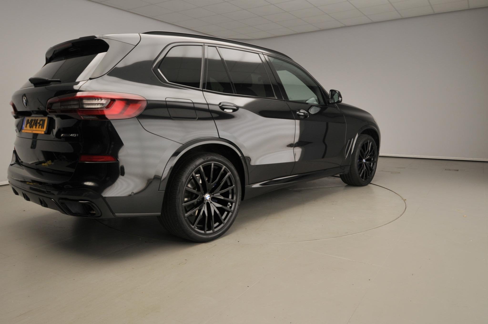 BMW X5 xDrive40i | M-Sportpakket | Laserlicht | Leder | HUD, 12 maanden, Gebruikt, 138 €/maand, Zwart