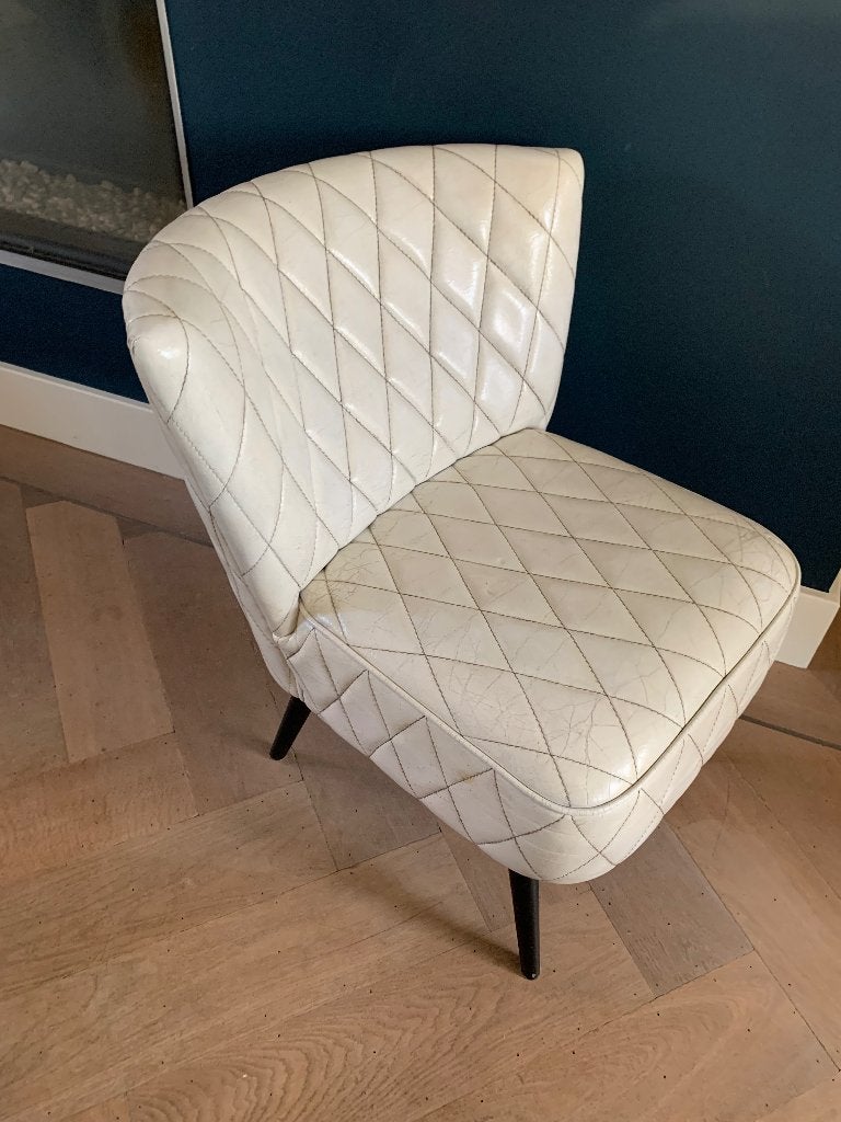 Fauteuil roomwit skai ruitpatroon op houten pootjes vintage, Huis en Inrichting, Fauteuils, Ophalen, Gebruikt, Minder dan 75 cm
