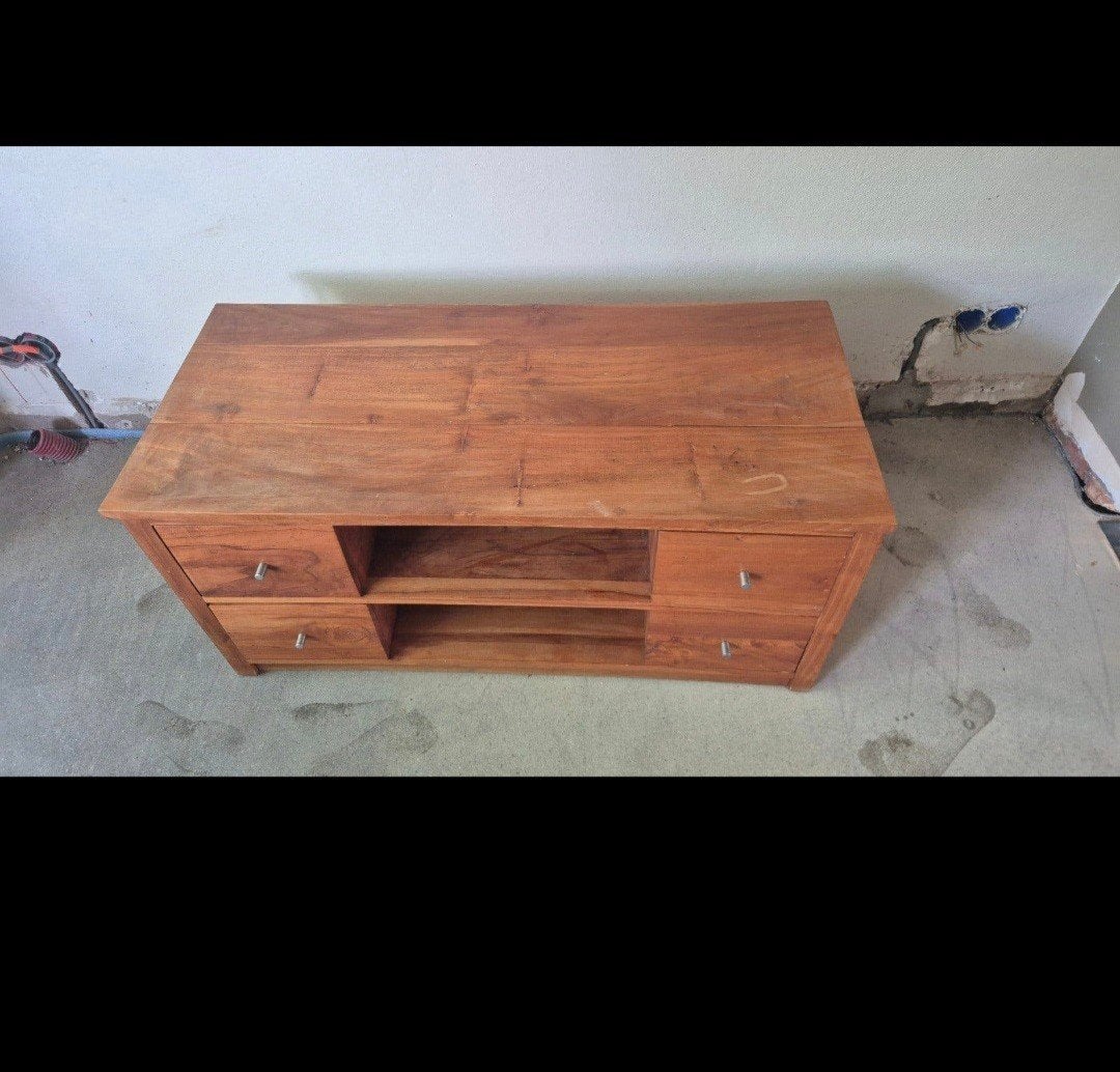 Massief houten tv-meubel met lades en open vakken, Ophalen, Gebruikt, 100 tot 150 cm, Minder dan 100 cm