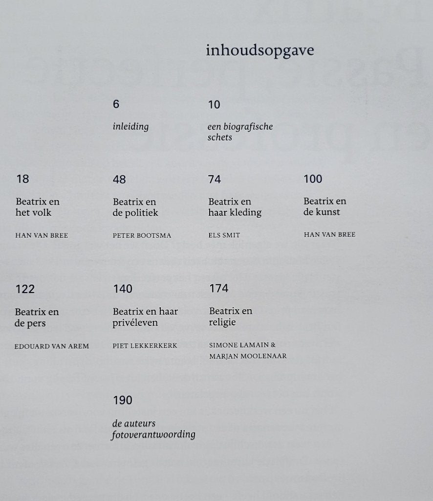 Beatrix Koningin der Nederlanden - Boek, Ophalen of Verzenden, Zo goed als nieuw, Nederland, Tijdschrift of Boek