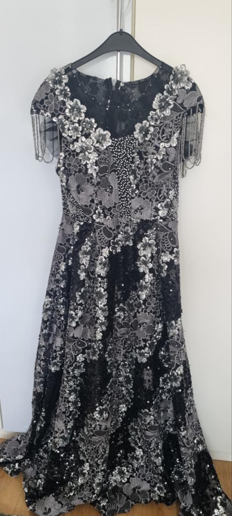 Mooie galajurk maat 38,40, Kleding | Dames, Ophalen of Verzenden, Zo goed als nieuw, Maat 38/40 (M), Onder de knie