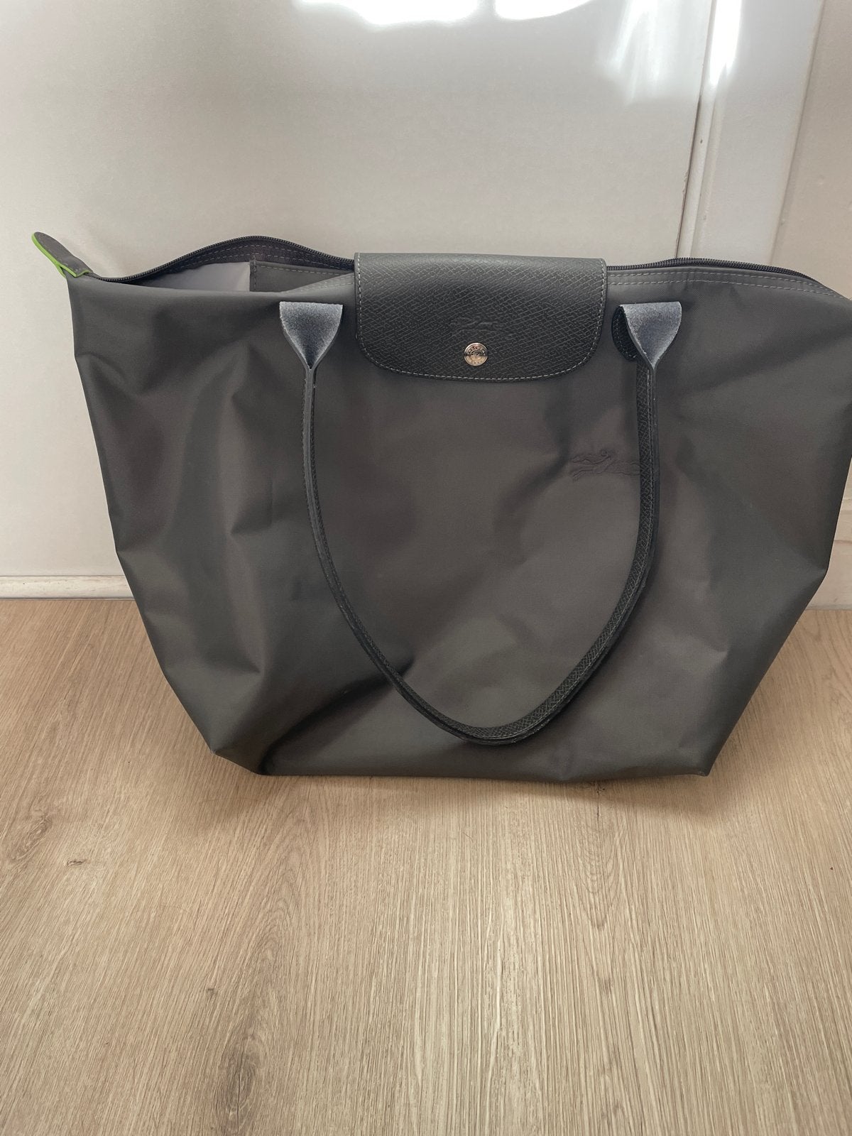 Longchamp Le Pliage l - Zo goed als nieuw, Ophalen of Verzenden, Zo goed als nieuw, Grijs, Shopper