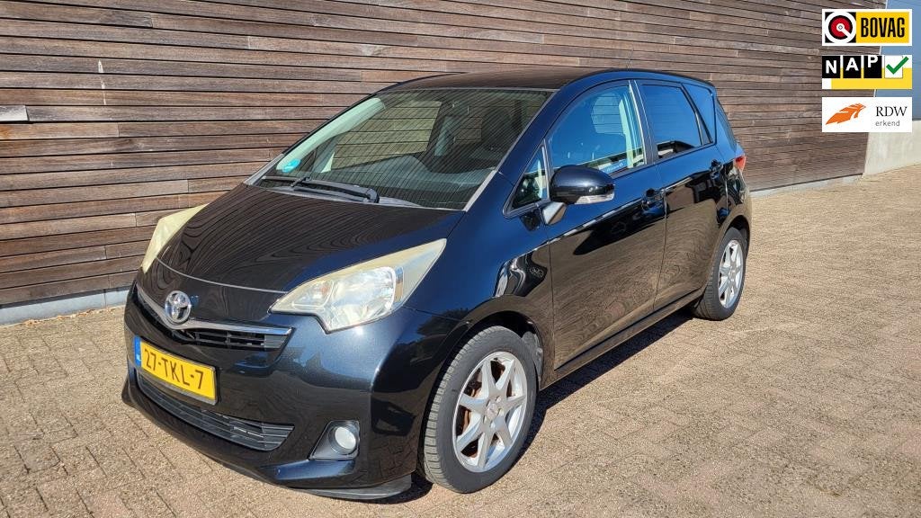 Toyota Verso-S 1.3 VVT-i Aspiration, Auto's, Toyota, Voorwielaandrijving, Euro 5, Stof, Gebruikt