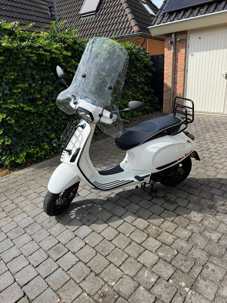 Vespa Sprint wit 2015 8703km, Fietsen en Brommers, Scooters | Vespa, Ophalen, Overige modellen, Zo goed als nieuw, Benzine